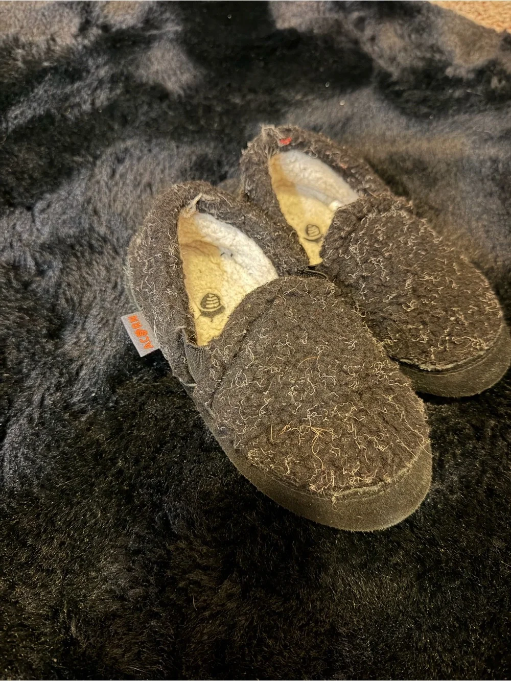 Acorn Kids Black Fleece Slip-On Slippers
